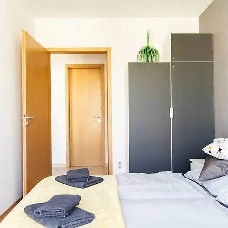 Appartement Vip Mini Resort,private Parking & Balcony Boedapest